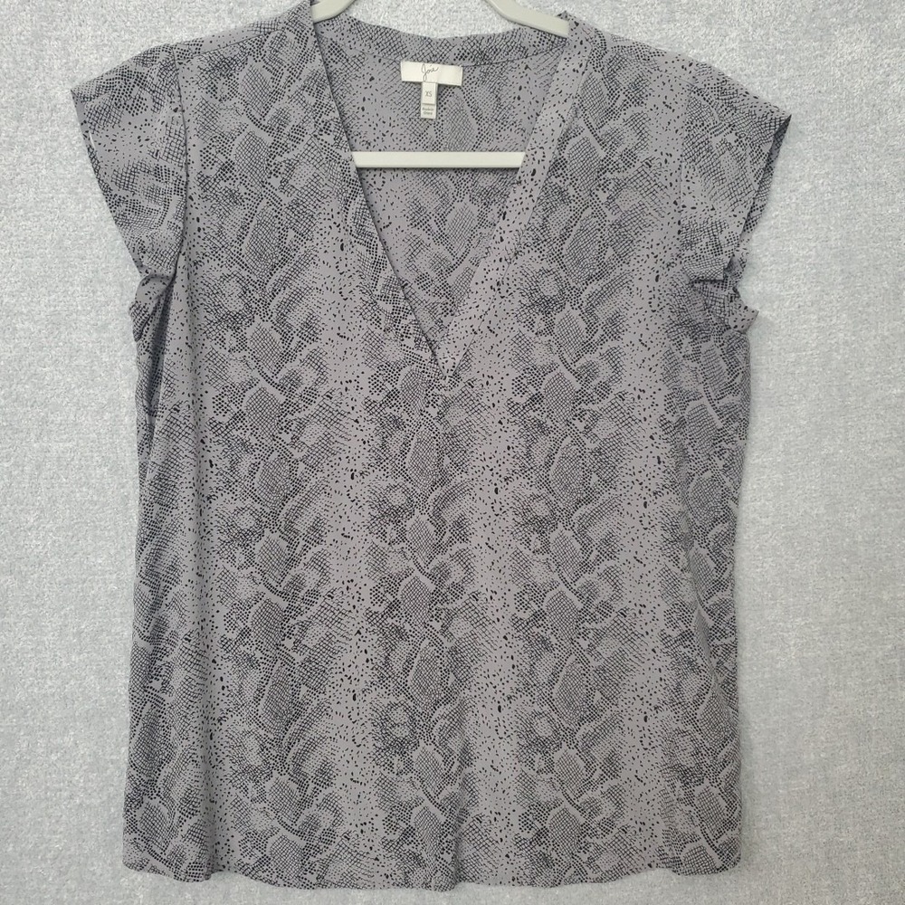 JOIE Top Womens Size XS Gray Snakeskin Print 100% Silk Short Sleeve VNeck